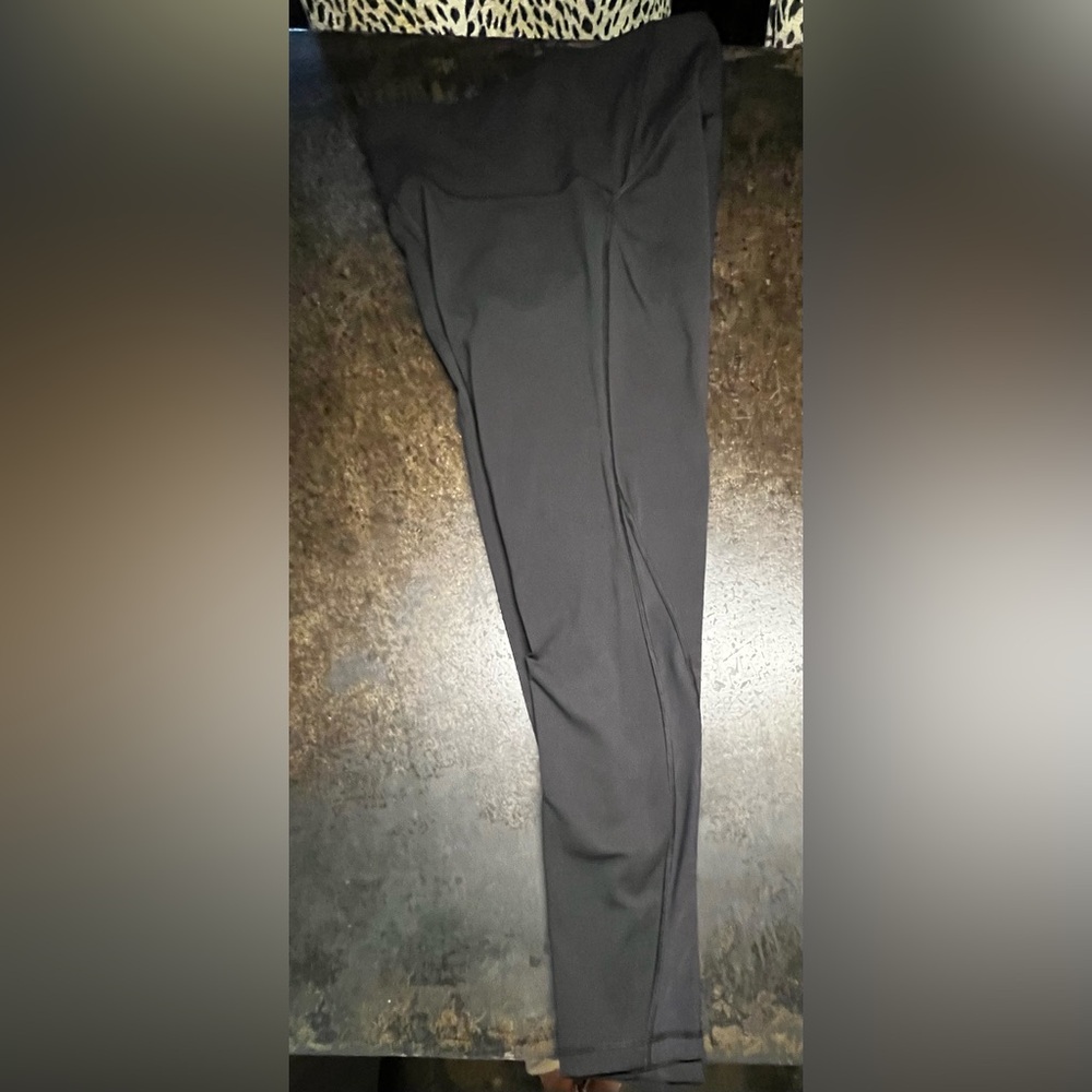 Lululemon Black Cropped Leggings, 8 - Picture 6 of 12